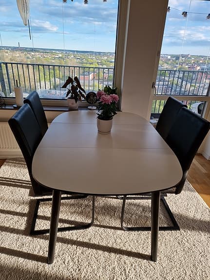 Matgrupp 6 stolar och bord