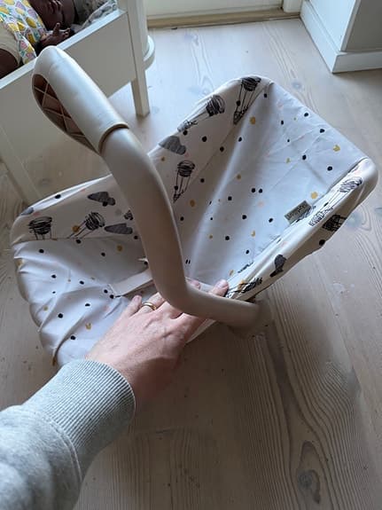 Dockbilstol från Skrollan