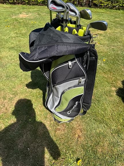 Golfset med bag och klubbor