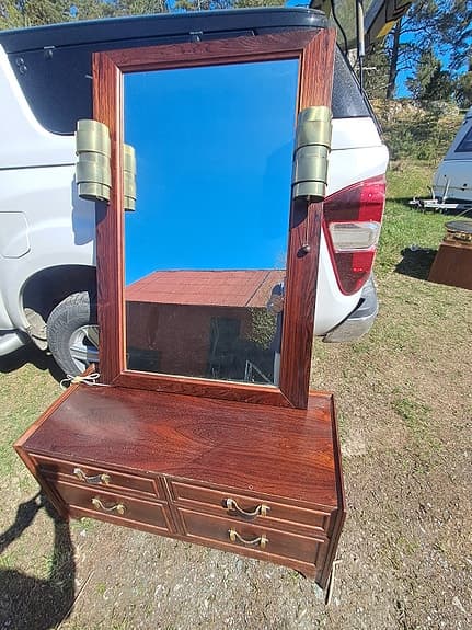 Vintage, Retro "Aristrokrat" Spegel mässing lampor, och tillhörande hallmöbel