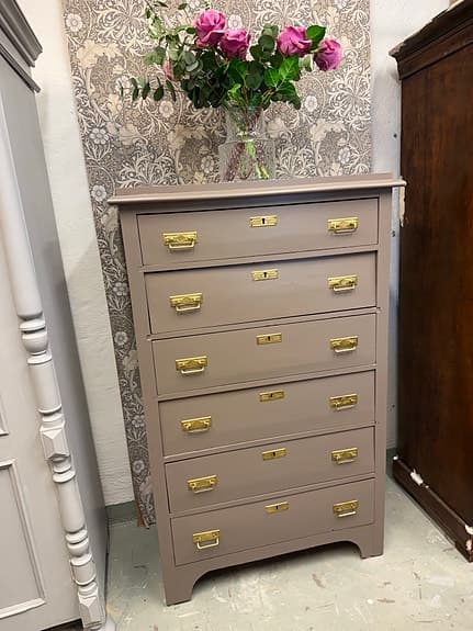 Byrå ANTIK i vintage Brown
