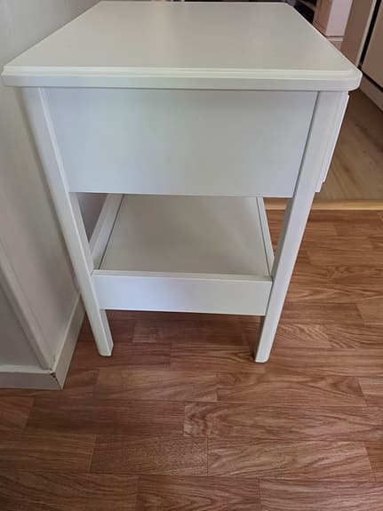IKEA Tyssedal Sängbord m. mjukstängande låda