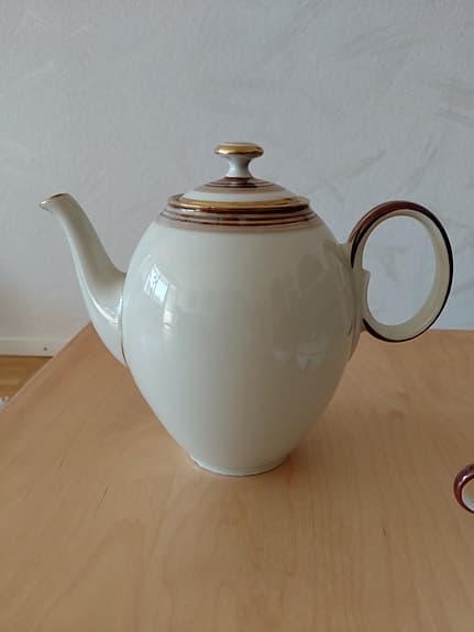Kaffeservis Hackefors med guldkant
