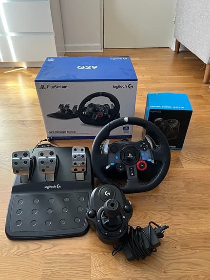 Logitech G29 ratt och pedaler med växelspak