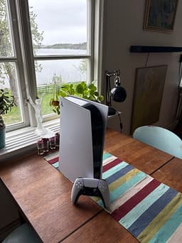 Sony Playstation 5 spelkonsol med handkontroll
