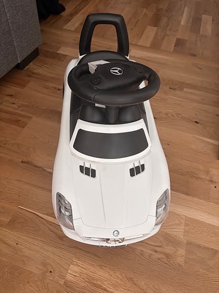 Mercedes gåbil / sparkbil för barn – vit  Beskrivning:
