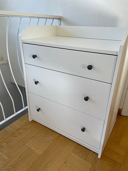 Vit byrå IKEA Hauga
