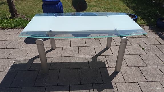 Glasbord utdragbart med metallben