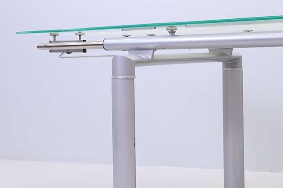Glasbord utdragbart med metallben