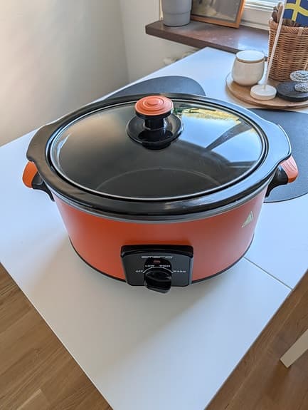 Oanvänd Slowcooker (3,5L) – Snygg retro-orange