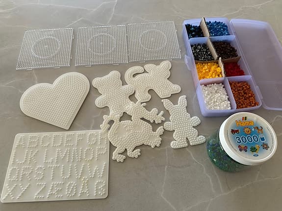 Stort paket - Hama pärlor och pärlplattor 🐉 🐇 🐈 🧸♥️