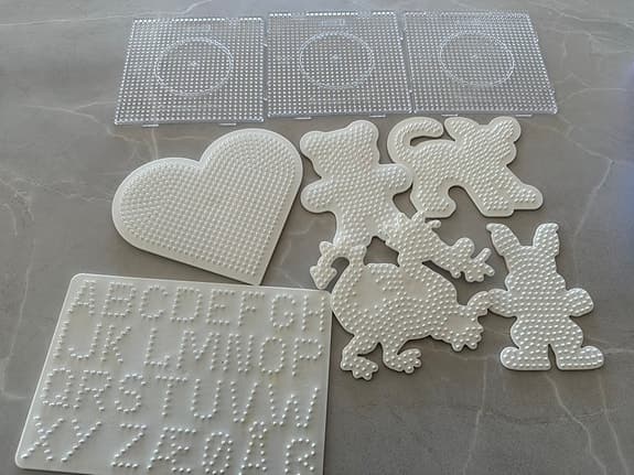 Stort paket - Hama pärlor och pärlplattor 🐉 🐇 🐈 🧸♥️
