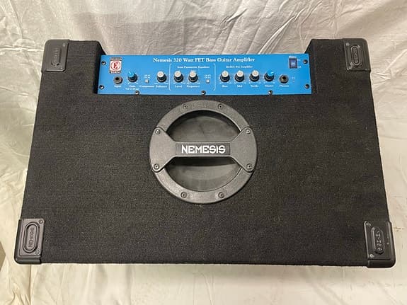 Eden Nemesis 320W 4x10 basförstärkare