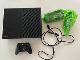 Xbox One + 1 handkontroll