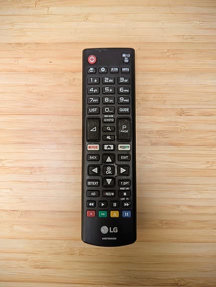 LG 55” 4K Ultra HD Smart TV (55UK6500) - mkt sparsamt använd