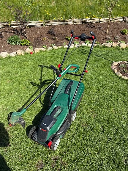 Bosch gräsklippare med trimmer Batteri ingår