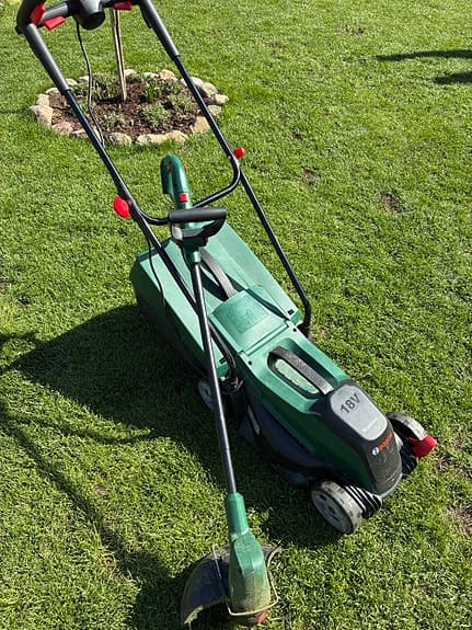 Bosch gräsklippare med trimmer Batteri ingår