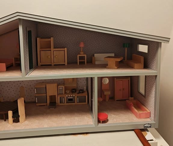 Lundby dockskåp med möbler och tillbehör