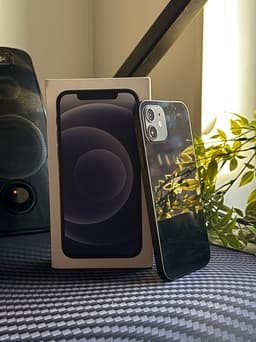 Apple iPhone 12 64 GB svart