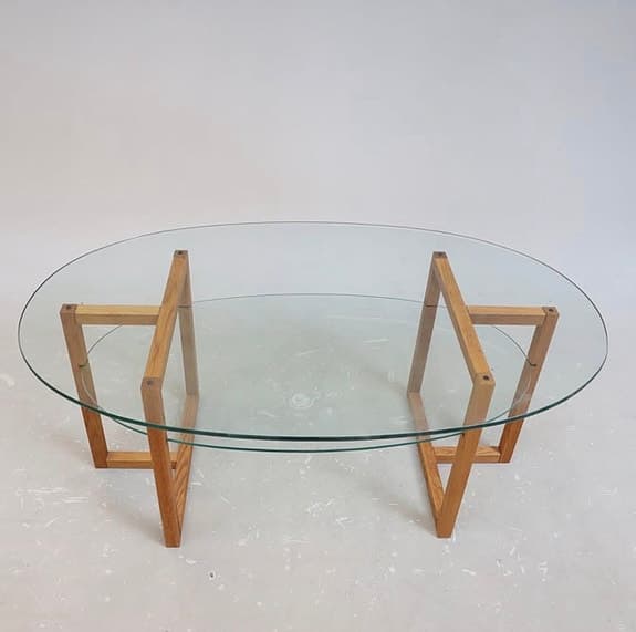 Englesson Brutus soffbord i glas och trä – 1900 kr