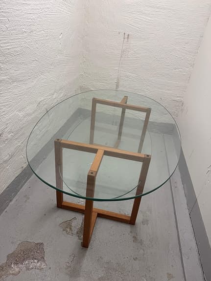 Englesson Brutus soffbord i glas och trä – 1900 kr