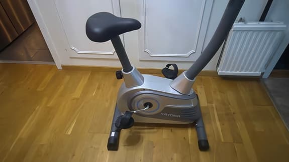 En ny motionscykel, använd i bara några timmar