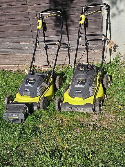 Ryobi batteri gräsklippare med laddare!Dom säljes som reservdelsmaskiner!