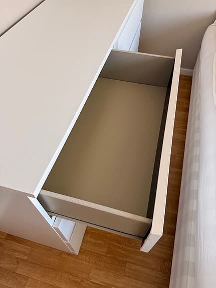 IKEA MALM byrå med dekorplast säljes