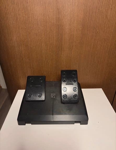 Ratt och pedaler till Playstation 4