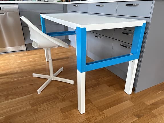 Skrivbord & stol IKEA, barn, höj/sänkbart bord och stol