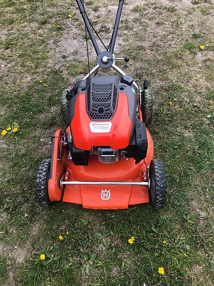 Husqvarna gräsklippare bensin orange