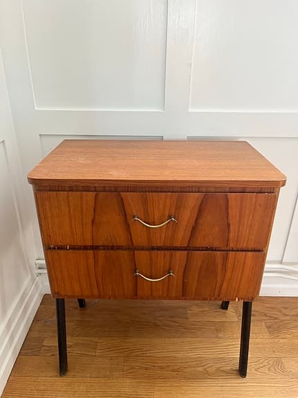 Mindre sideboard/byrå