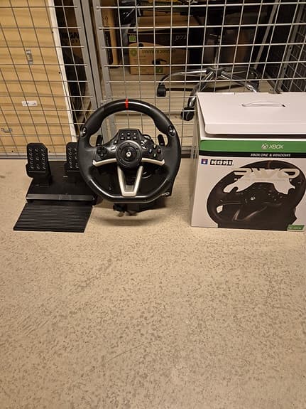 Hori RWO ratt och pedaler för Xbox One och Windows
