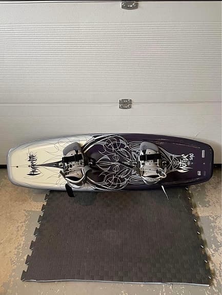 Wakeboard med bindningar