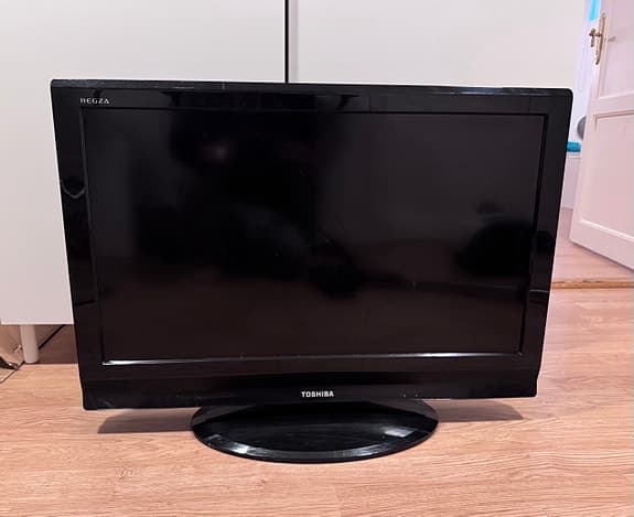 TV (Toshiba 32AV605PG TV 32 tum svart)