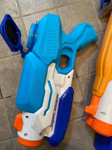 Nerf Supersoaker vattenpistoler blå och orange