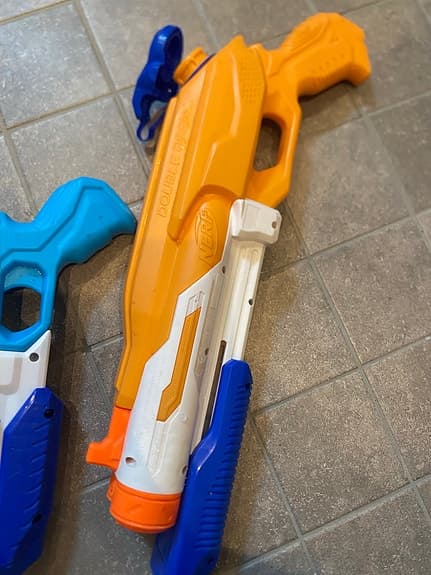 Nerf Supersoaker vattenpistoler blå och orange