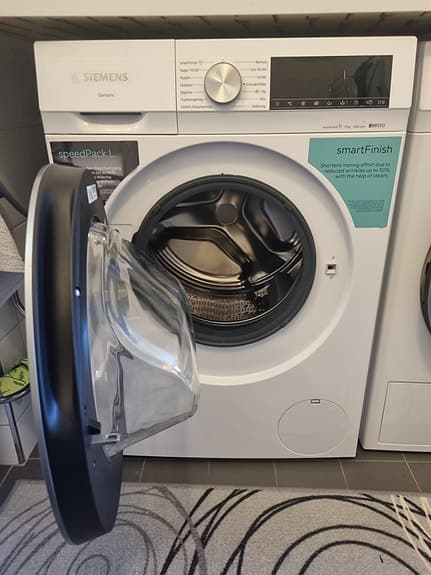 Siemens frontmatad tvättmaskin vit, och värmepumpstumlare