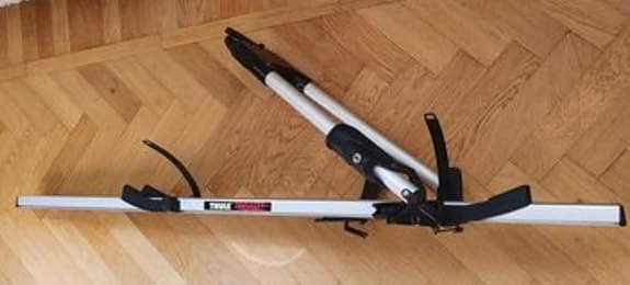 Thule cykelhållare för biltak, i bra nyskick. Två nycklar