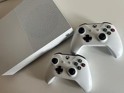 Microsoft Xbox One S spelkonsol vit