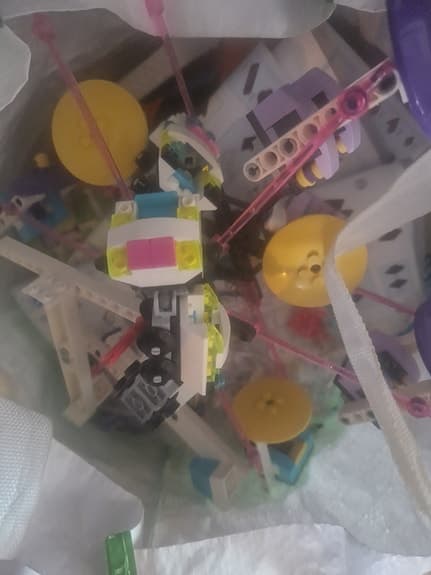 Lego friends, kasse med dockor och byggen