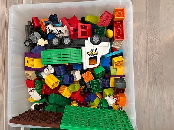 LEGO DUPLO ca 5 kg och grön byggplatta