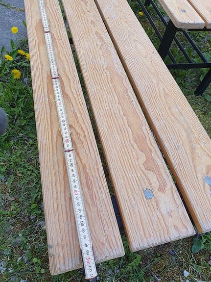 Träbänkar med svart skoställ ca 100 cm