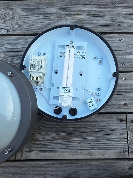 Väggbelysning lysrörslampa