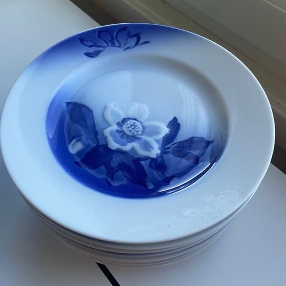 Royal Copenhagen porslin Julrosen – koppar och fat