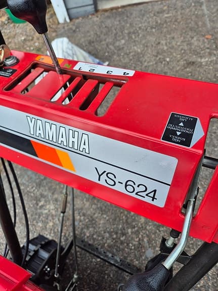 Yamaha YS-624 snöslunga röd