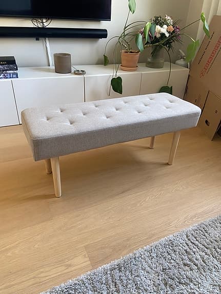 Grå bänk Hagebro