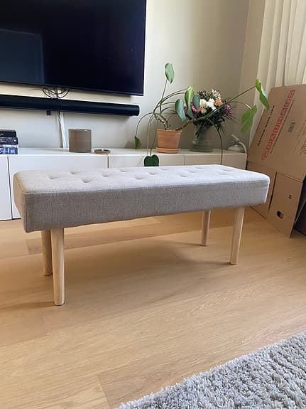Grå bänk Hagebro