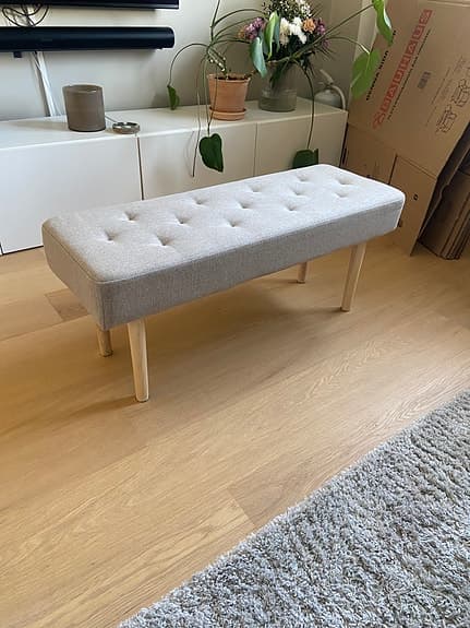 Grå bänk Hagebro