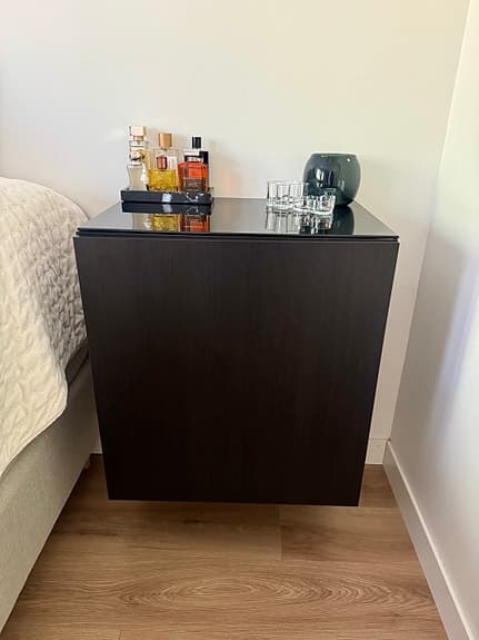 Ikea byrå BESTÅ med glasskiva